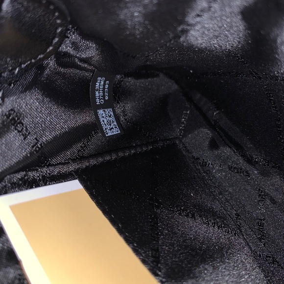 NWT Michael Kors Wristlet - Picture 5 of 5